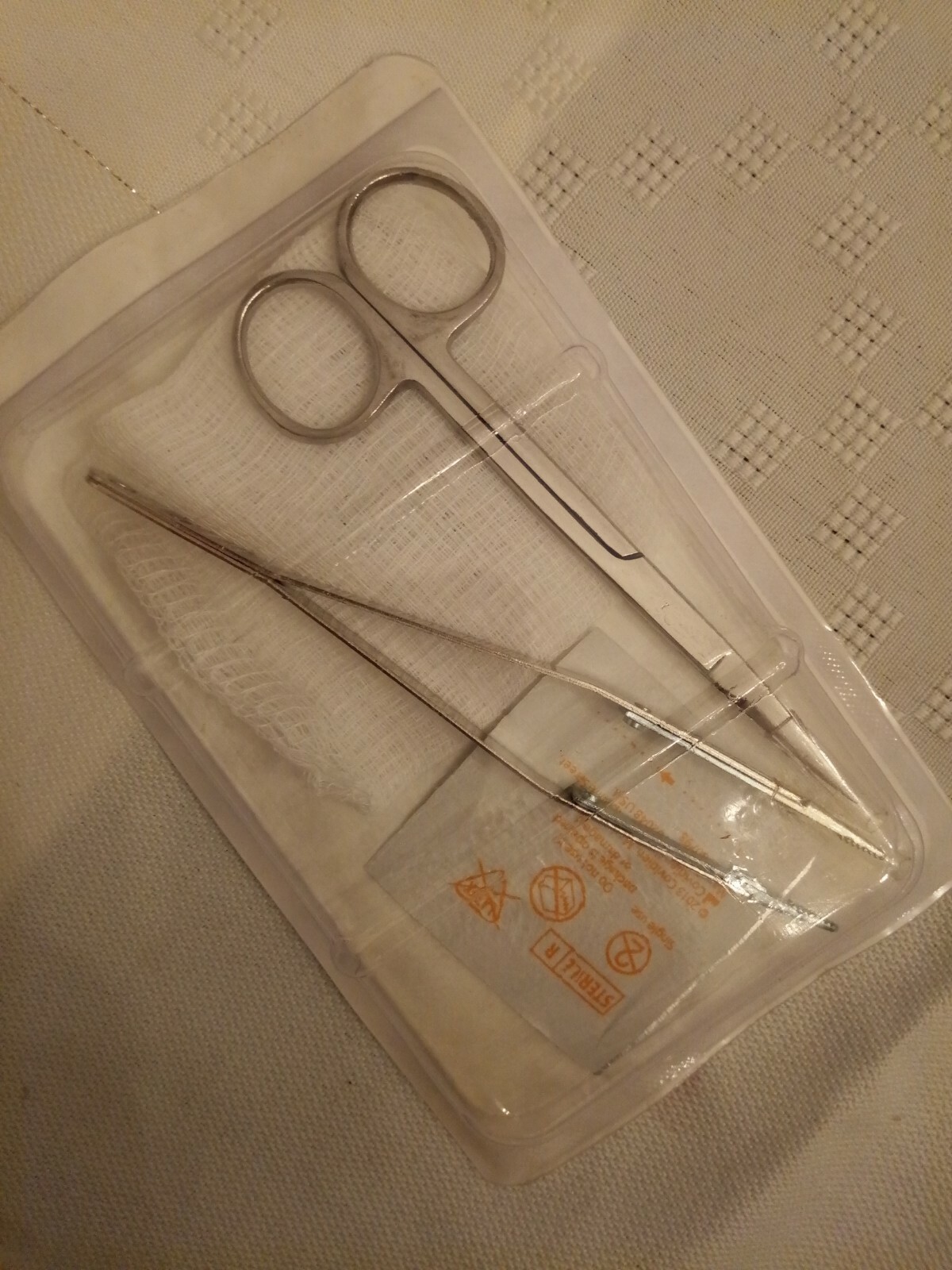 MEDICAL ACTION INDUSTRIES SUTURE REMOVAL TRAY STERILE REF 61112