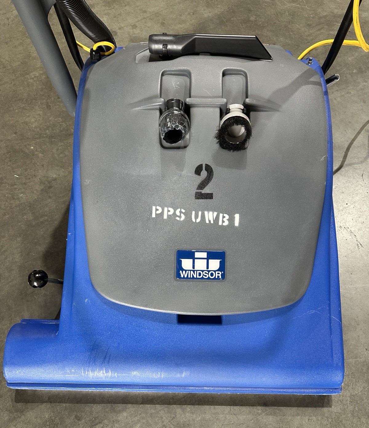 Windsor Wave Wide Area Vacuum Carpet Sweeper Commercial 115V Working