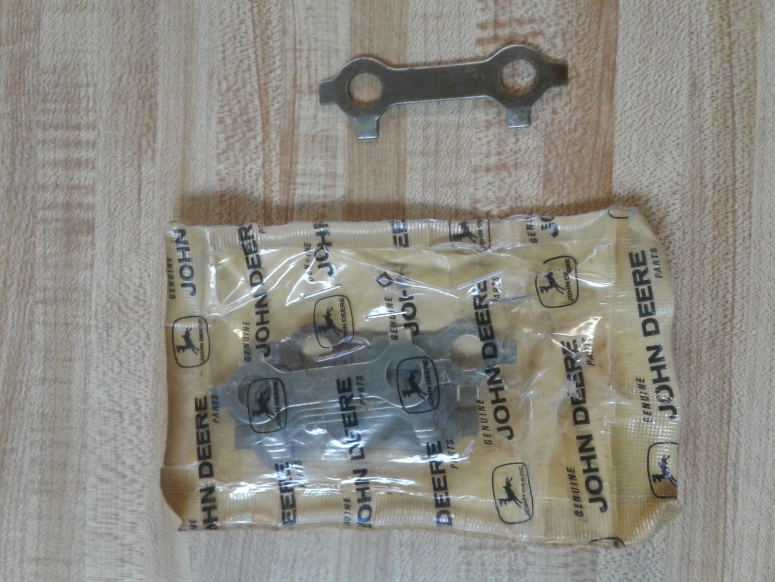 M254T John Deere Lock