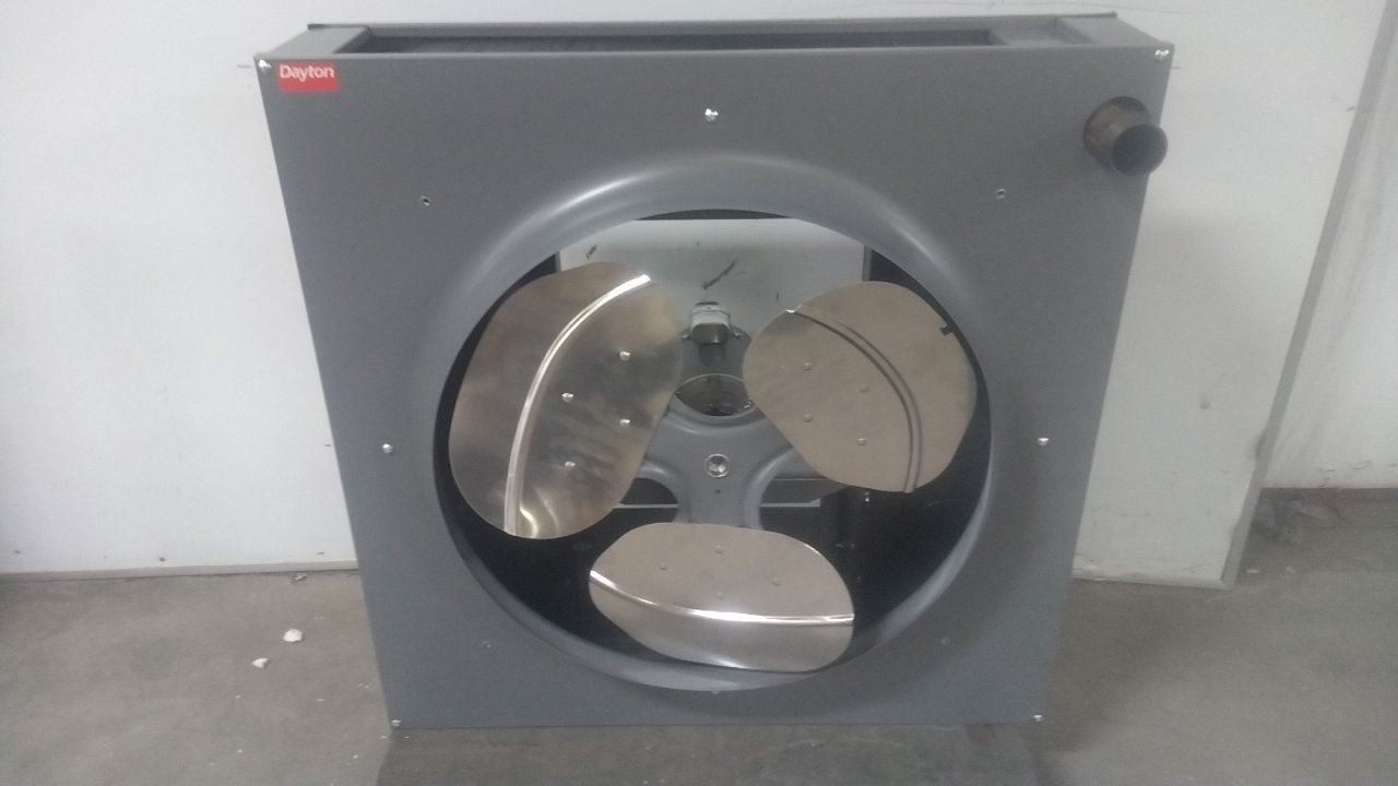 Dayton 5PV59 4180 CFM 120VAC 249,800 BtuH Hydronic Wall and Ceiling Unit Heater