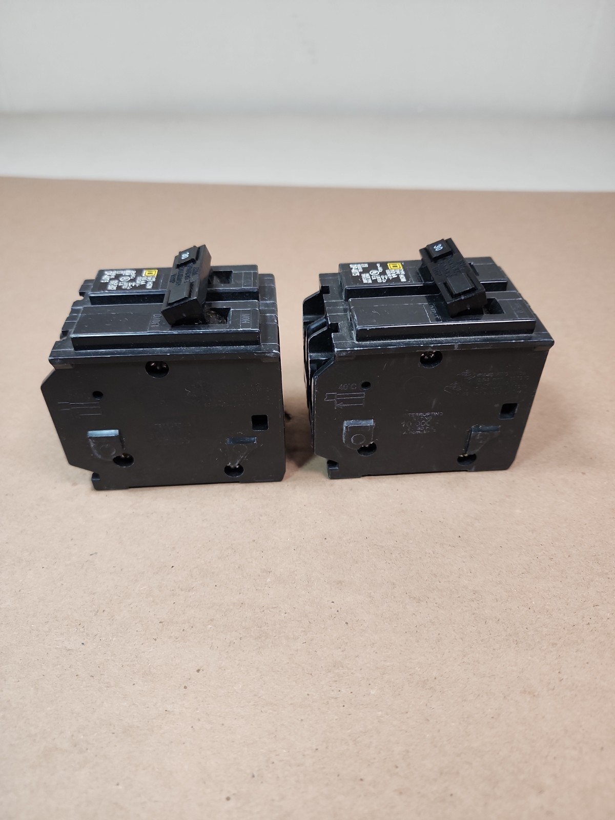 Lof Of 2 Square D 30A Double Pole HOM230 Circuit Breaker HOM230 New