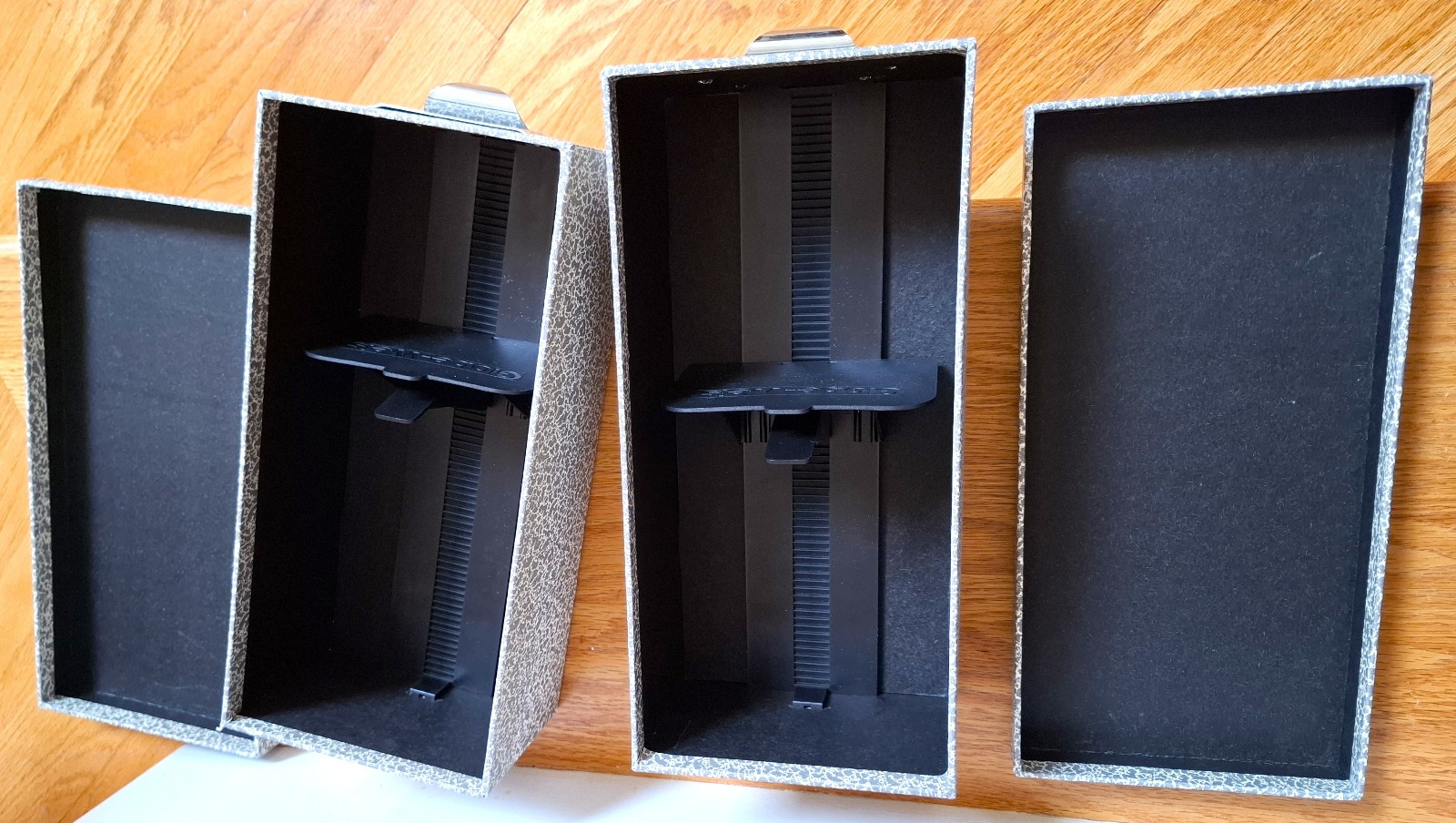 2 used Globe-Weis/Pendaflex Fiberboard Index Card Storage Box, 3″ x 5″ Card Size