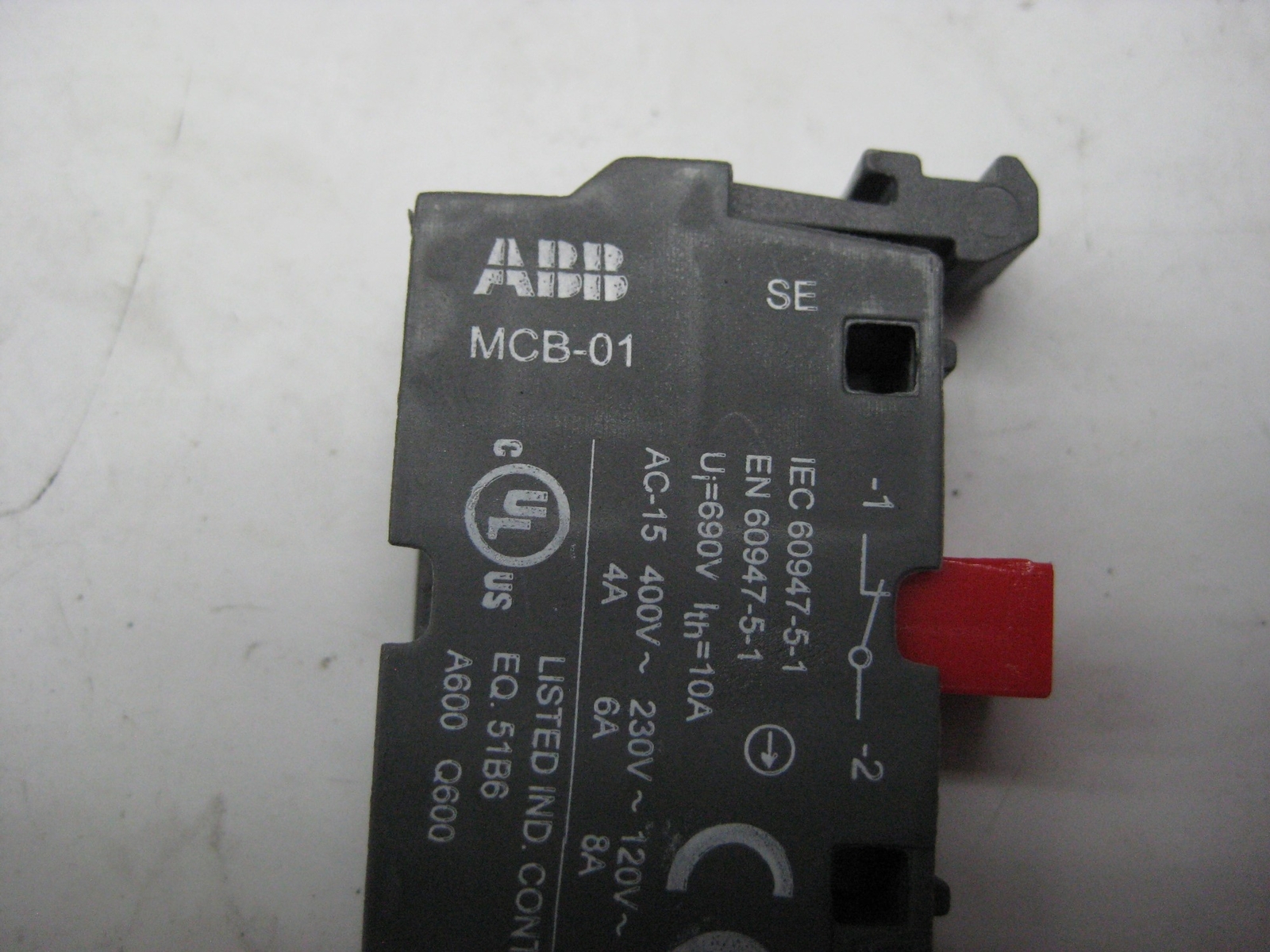 ABB MCB-01 CONTACT BLOCK LOT OF 2 NSNP