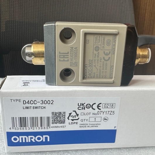 1PCS Omron D4C-1620 D4C-1632 D4C-1650 D4C-1403 D4C-1402 D4CC-3002 Limit Switch