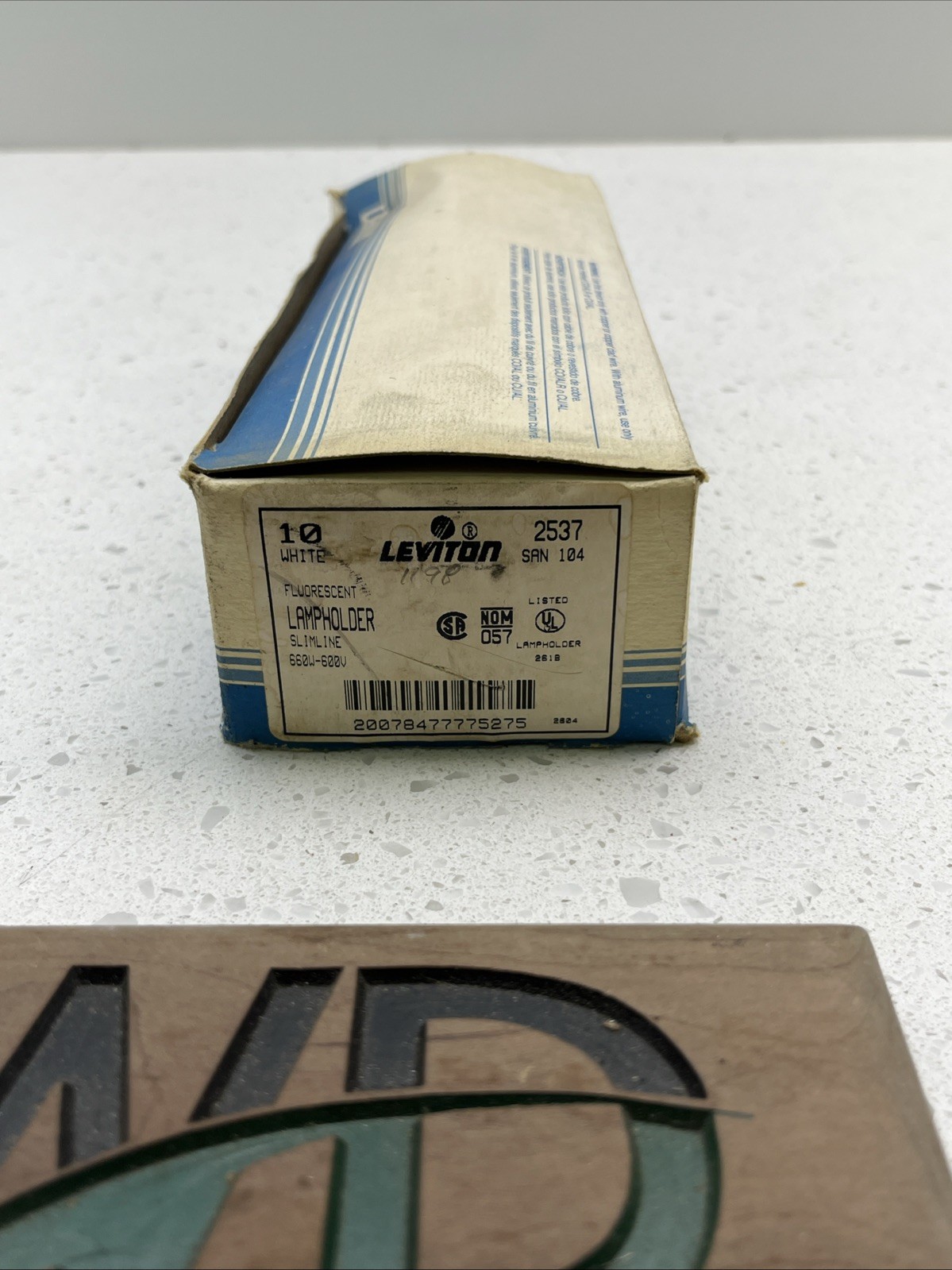 Leviton 2537 White Slimline 600W-600V Lamp Holder Qty10