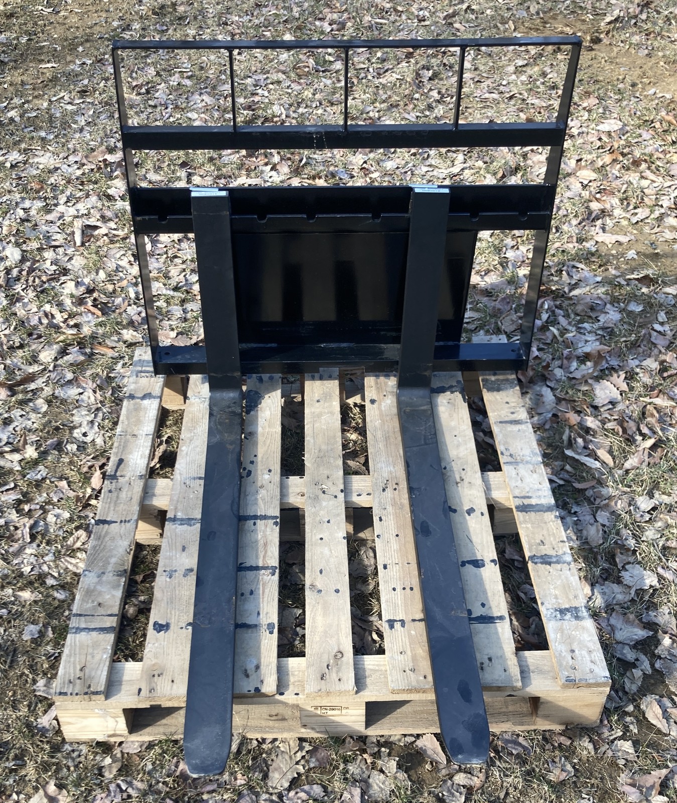 NEW 2000LB Pallet Forks Attachment- Toro Dingo Style Mount Plate -42″ adjustable
