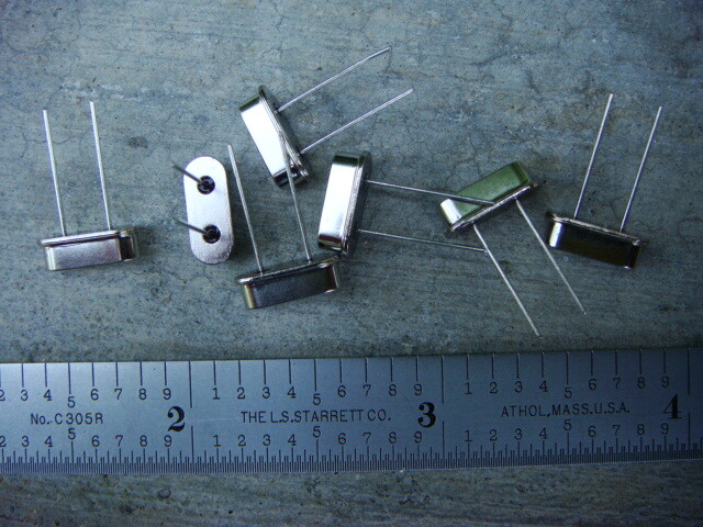 LOT 200 24.000 MHz Crystal Oscillators in HC-49US package – NEW and UNUSED