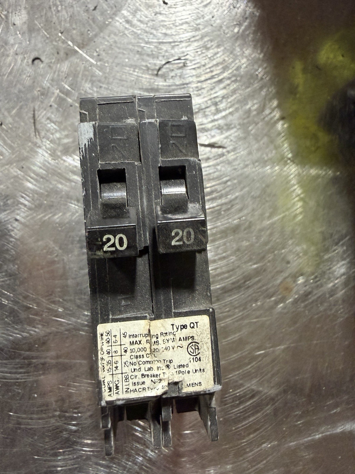 Eaton BR2020 20A 120V Tandem Breaker – Black