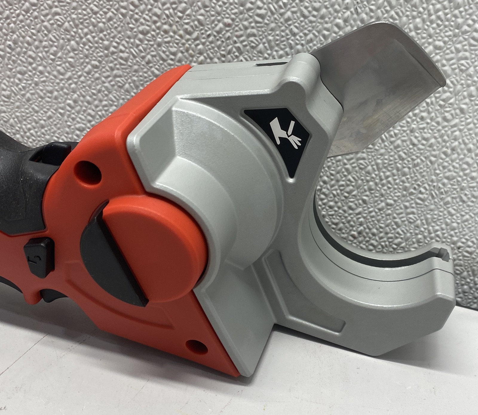 Milwaukee M12 Cordless PVC Pipe Shear Tool-Only 2470-20