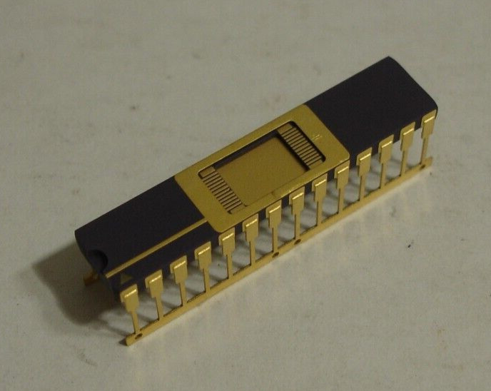 Chip carrier ceramic-gold C-DIP 28 pin 13-029-028 SILVERGLASS