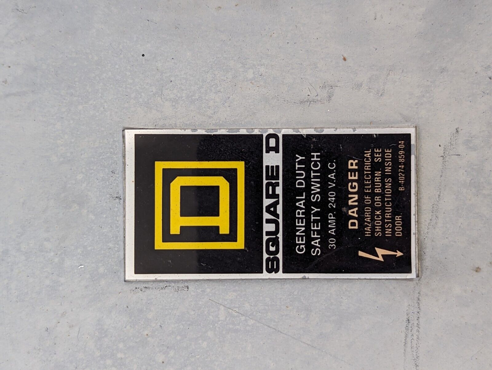 Square D D221NRB, Ser. E, 30A, 240V, 1PH 3W, NEMA 3R, Fusible Disconnect