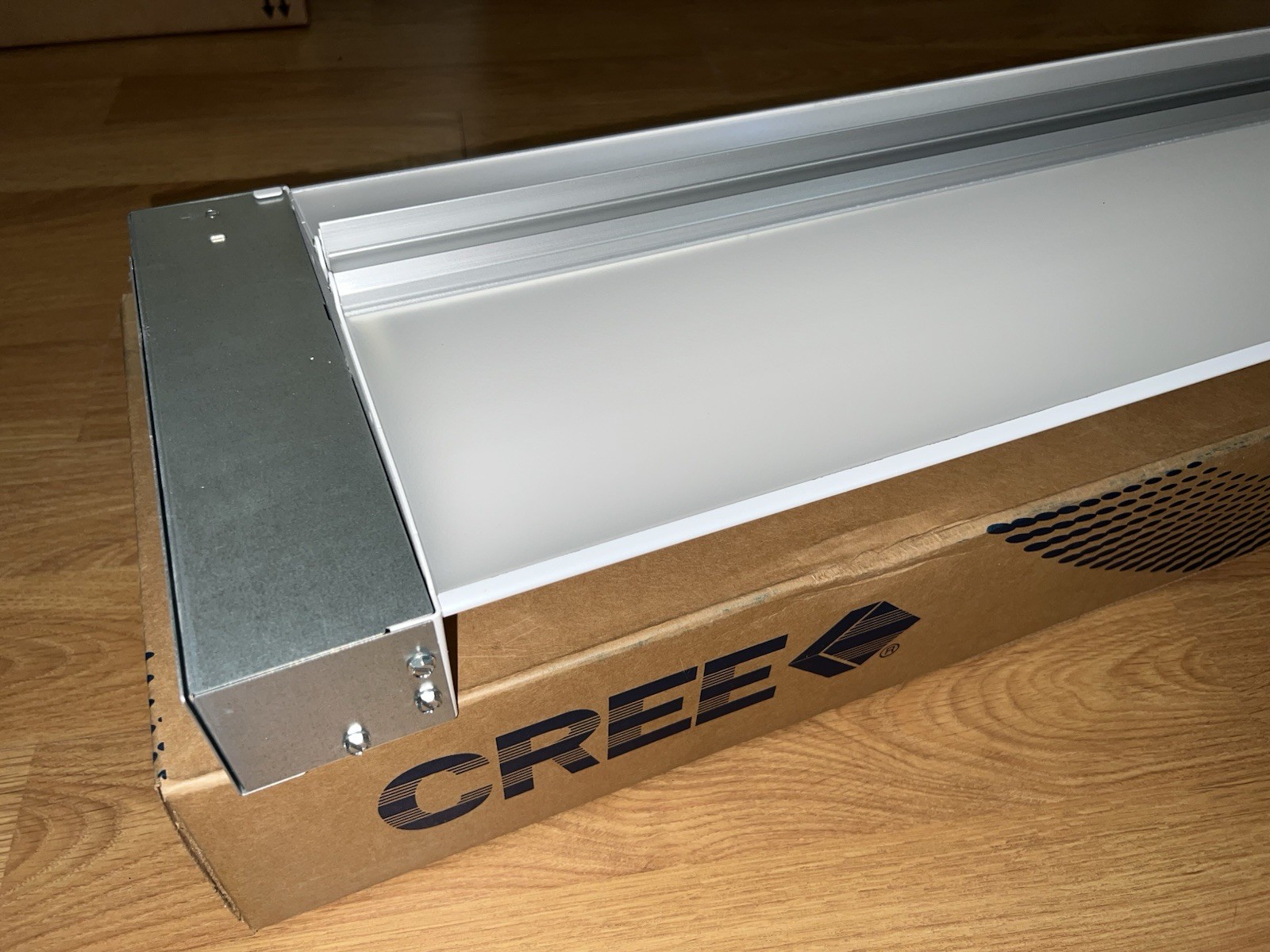Cree CR-LE-22L-40K-S LED Luminaire 1’x4’CR Light Engine 2200 Lumens