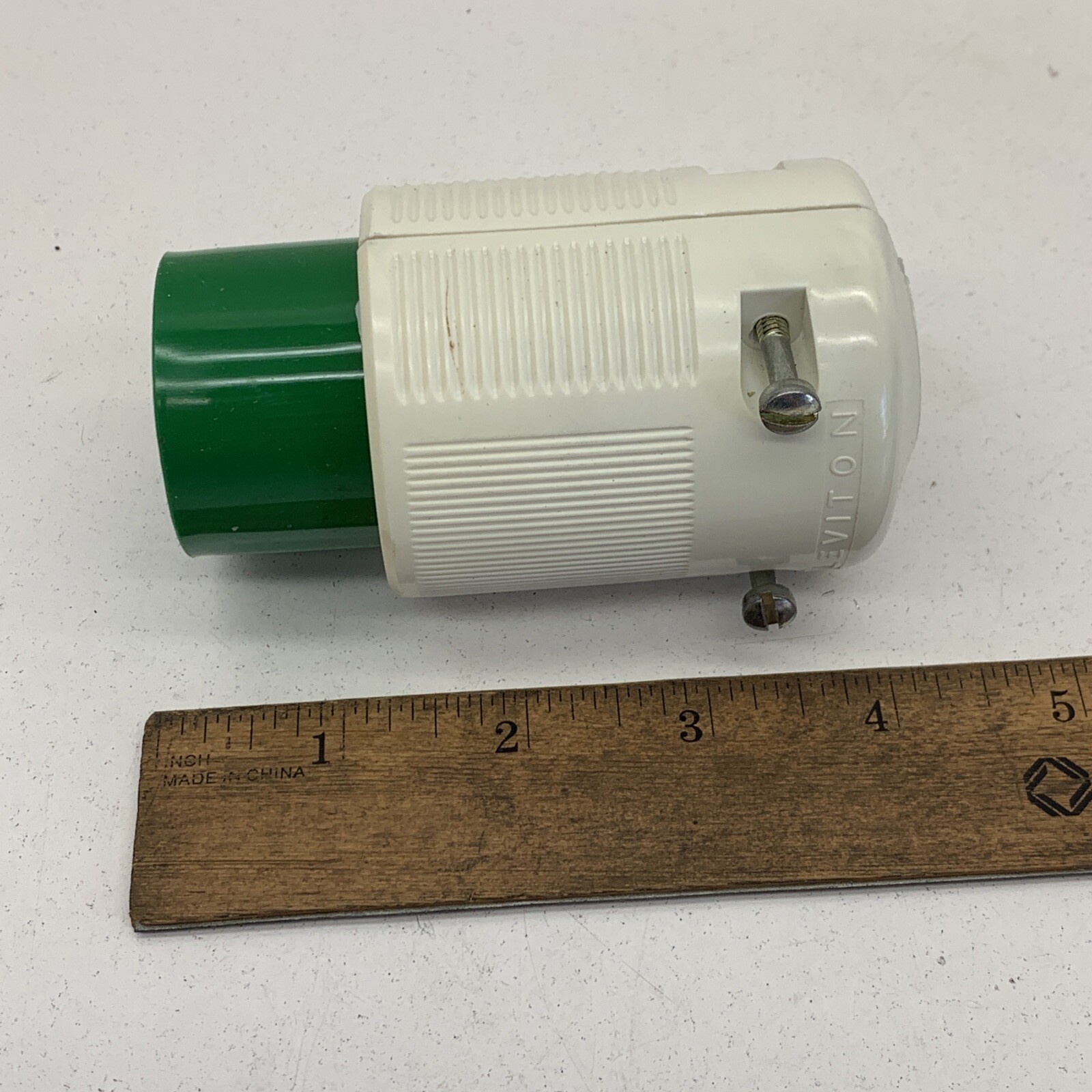 Leviton 71630-C Nylon Locking Female Cord End Connector 30A 480V 3Ph NEMA L16-30