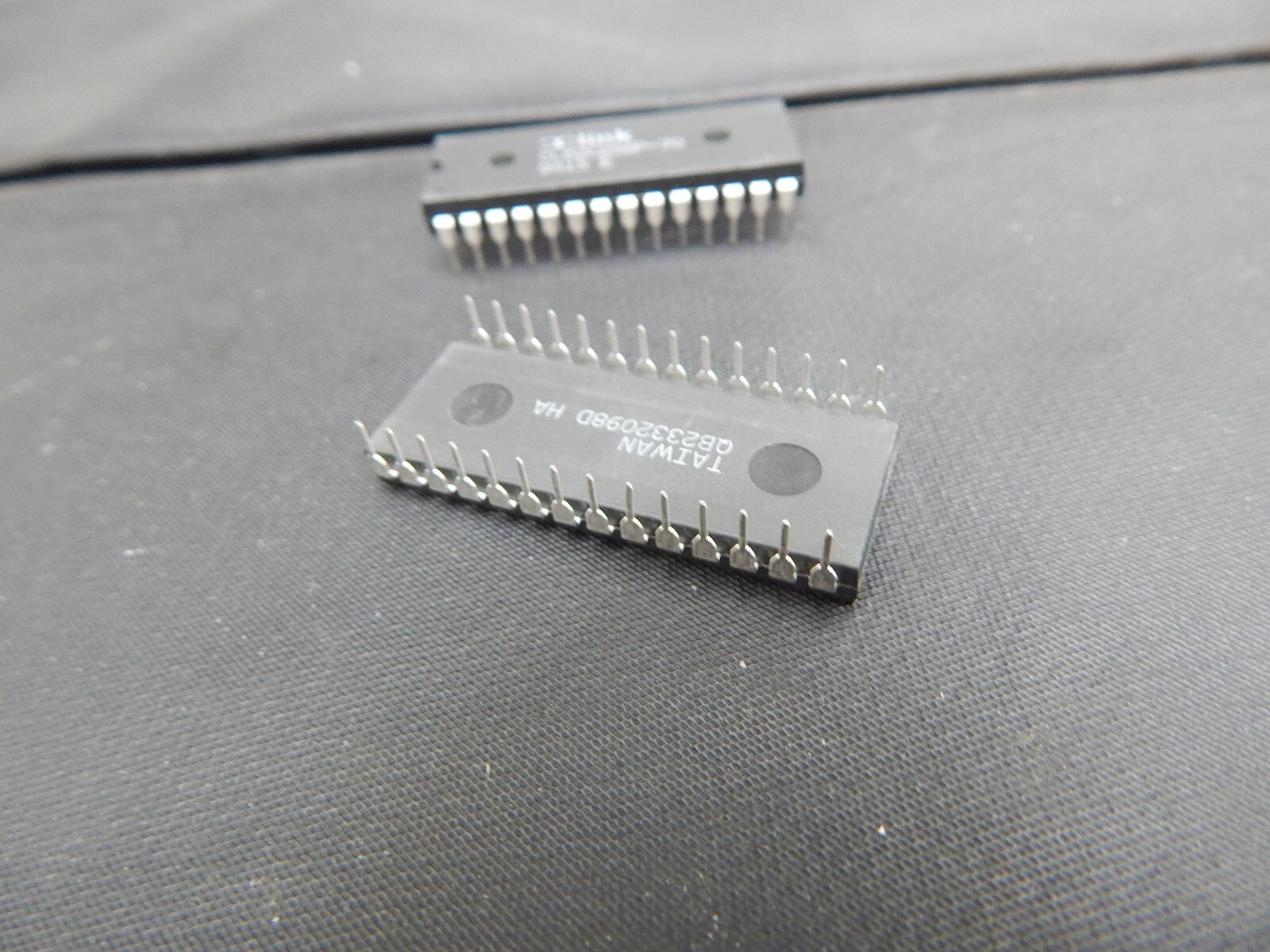C LINK CL62C256P-70 28 PIN DIP IC – LOT OF 2 IC’S – USA SELLER FAST SHIPPING