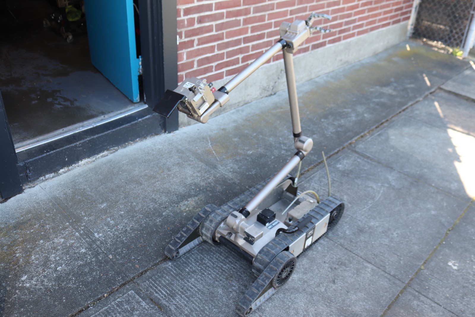 iRobot PackBot 510 Tactical Robot Surveillance Defense Hazmat FLIR