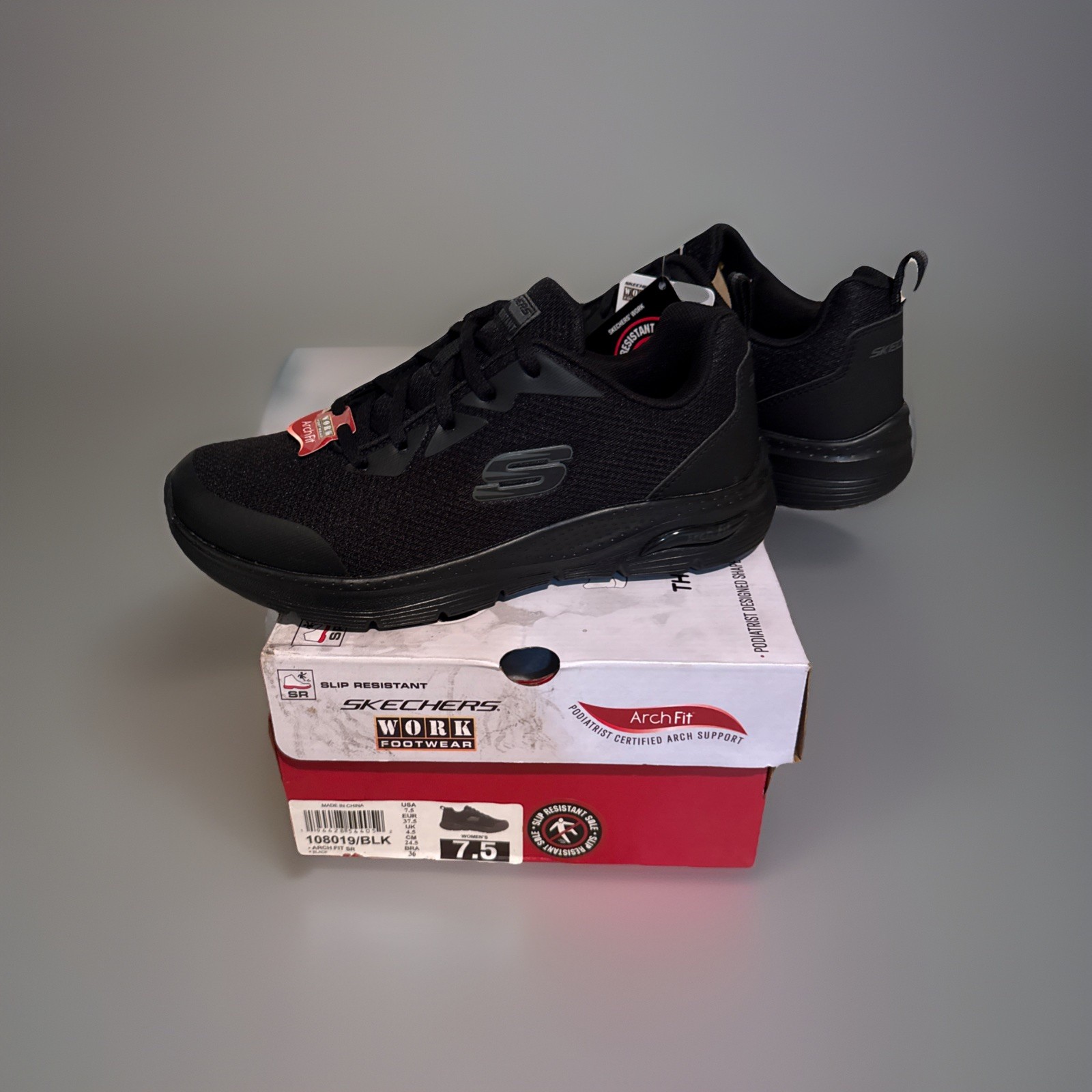 Skechers Women’s Size 7.5 Arch Fit Slip Resistant Work Shoes