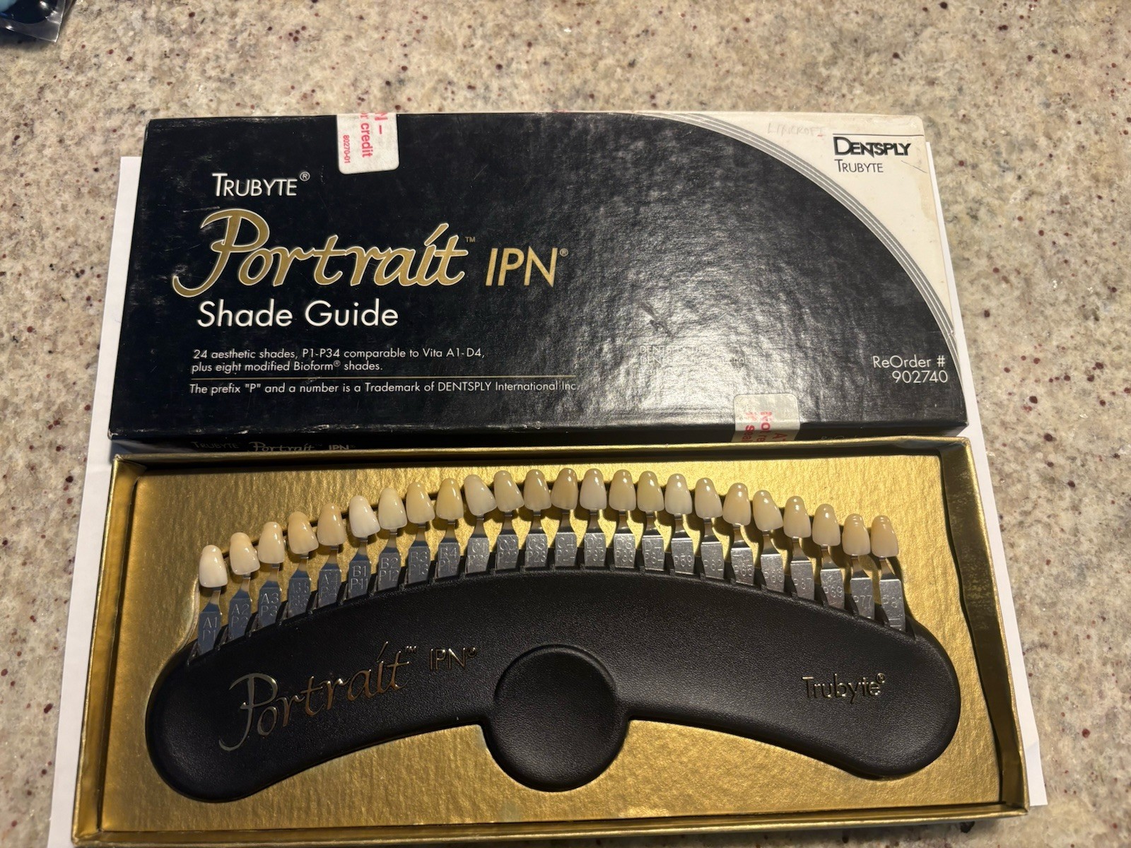 Trubyte Portrait IPN Plastic Shade Guide Dentsply – OPEN BOX # 902740