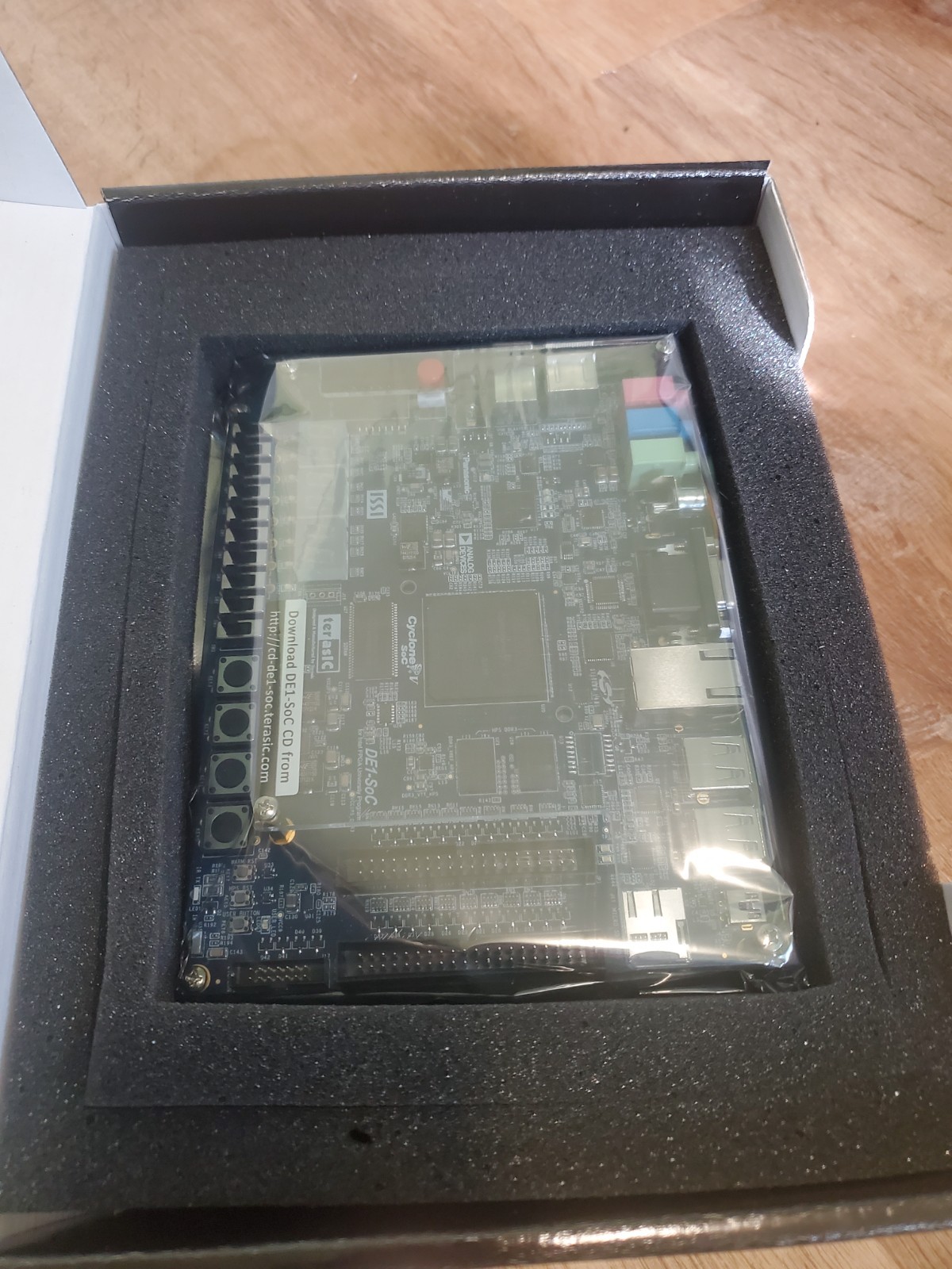 Terasic DE1-SoC Development Kit, new, never used