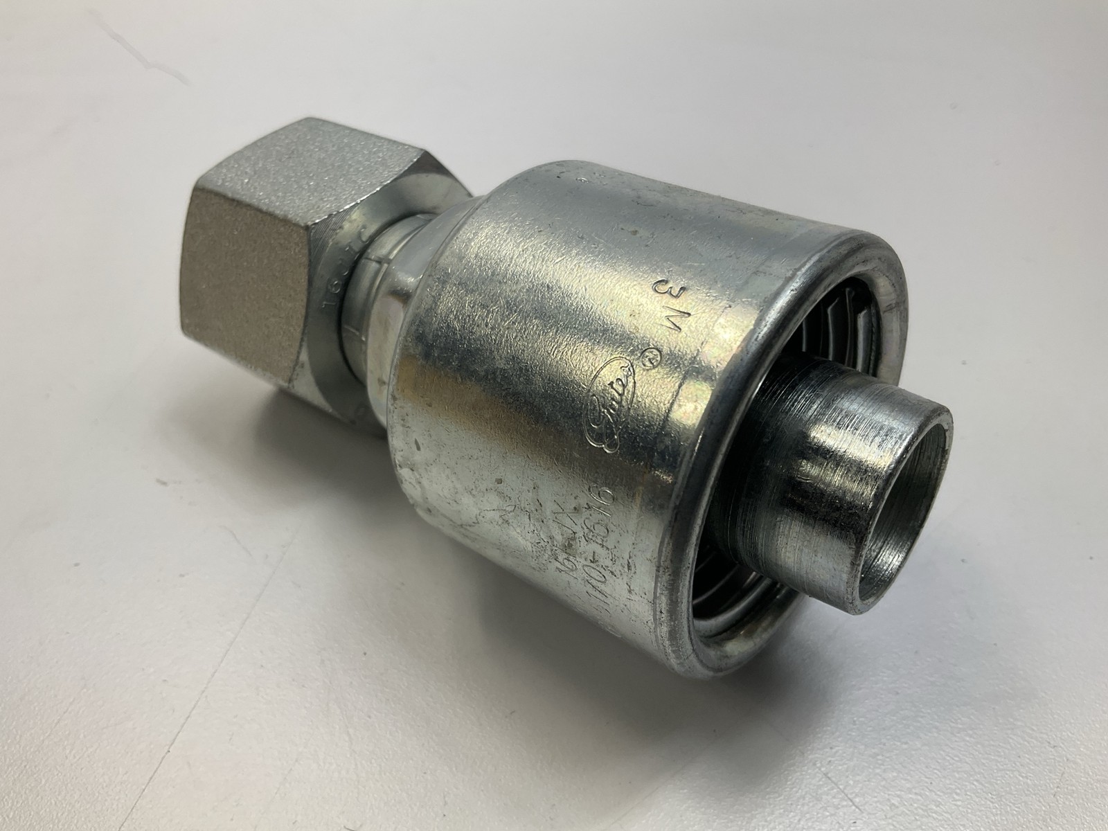 Unbox G25170-1616 MegaCrimp Female JIC 37 Flare Swivel Hydraulic Fitting 1″ Hose