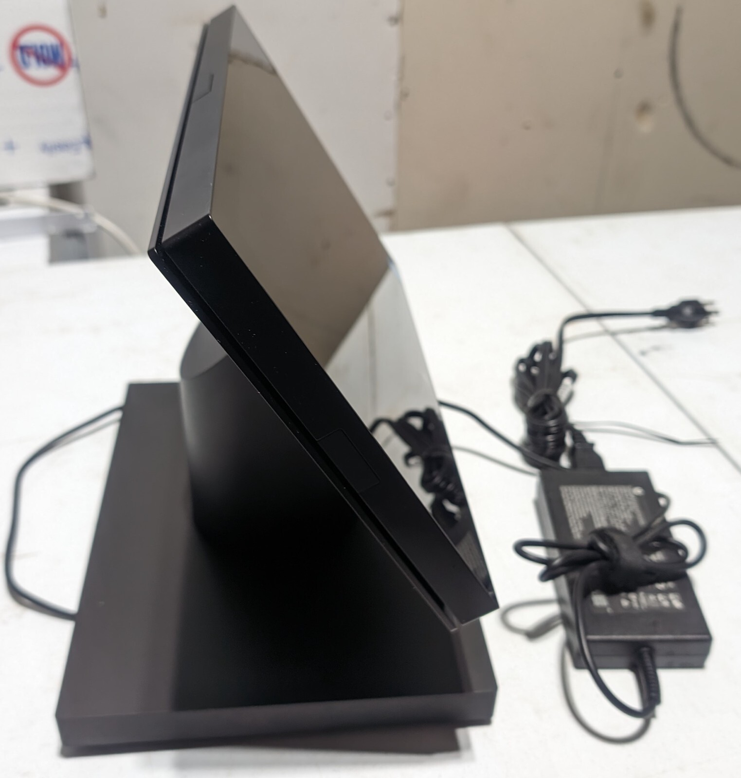HP Engage One Essential N6415 POS Terminal Win 10 IoT Enterprise