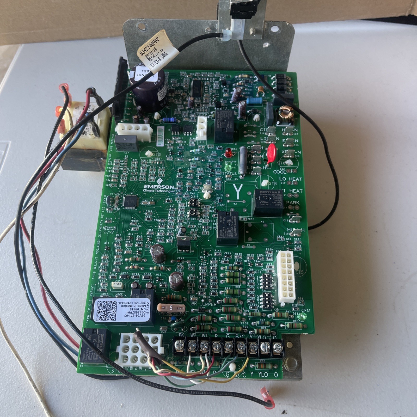 Furnace Control Circuit Board 50V54-571-03 D343687P04 White-Rodgers/Emerson