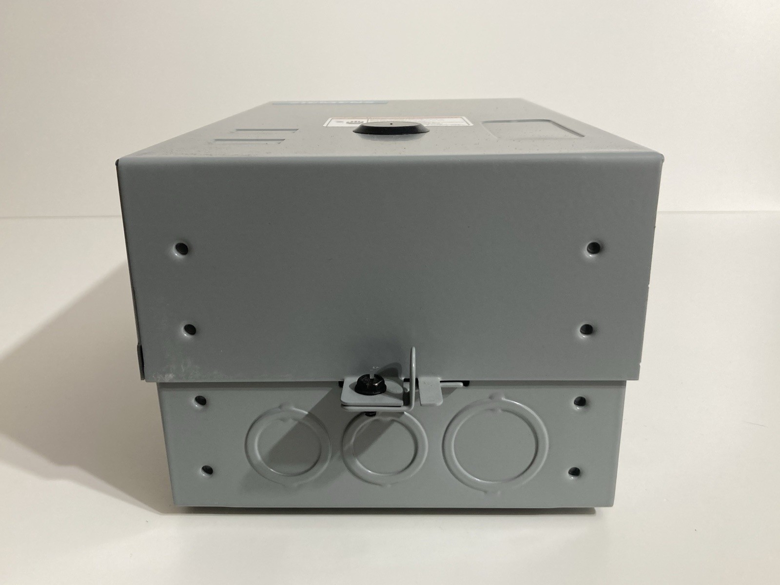 Siemens LEN01B004120B Electrically Held Lighting Contactor 4-Pole 4NO NEMA 1 20A