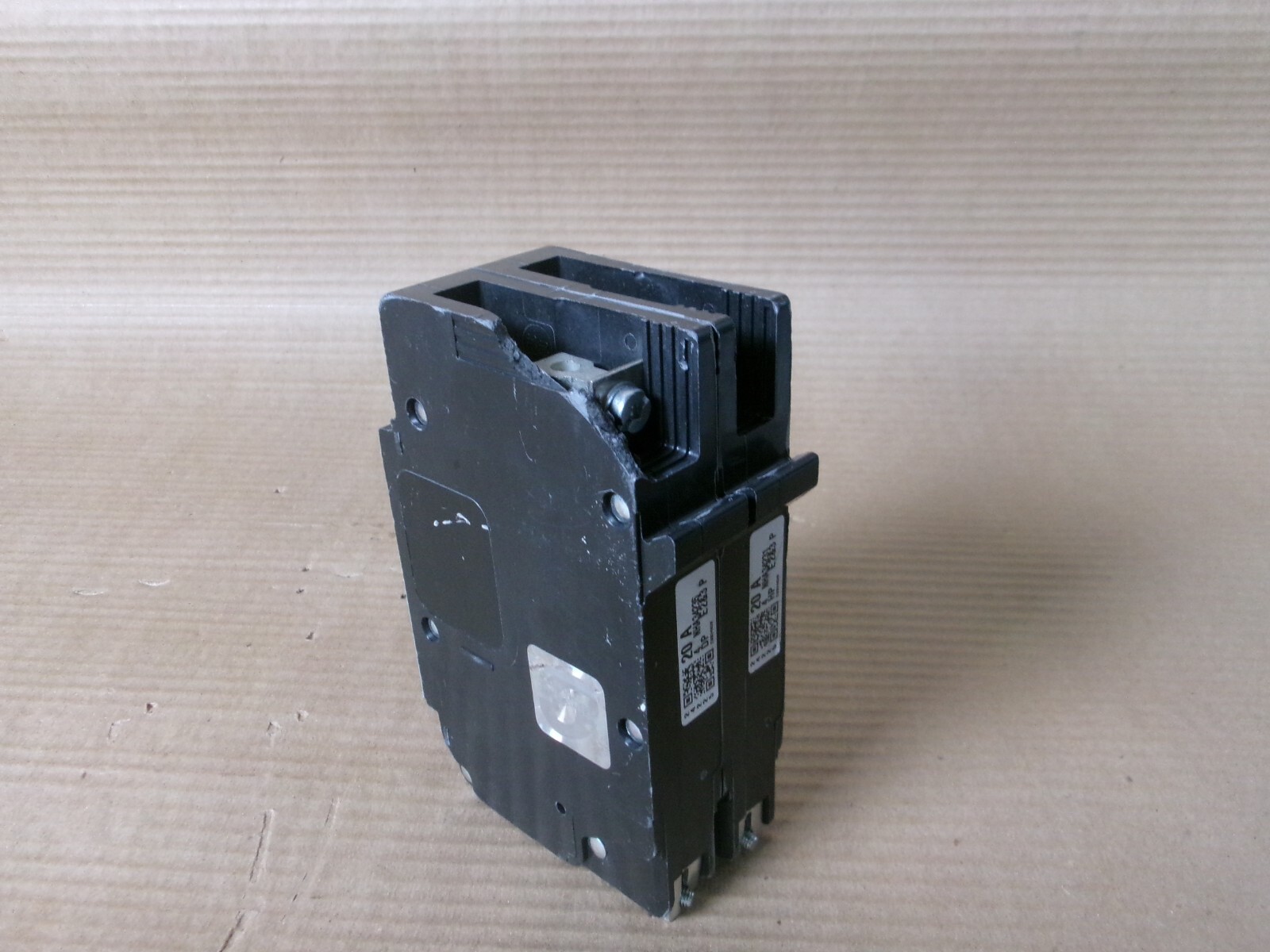 NEW Square D EDB EDB24020 2 Pole 20 Amp 480/277V Circuit Breaker NNB FLAWED #58