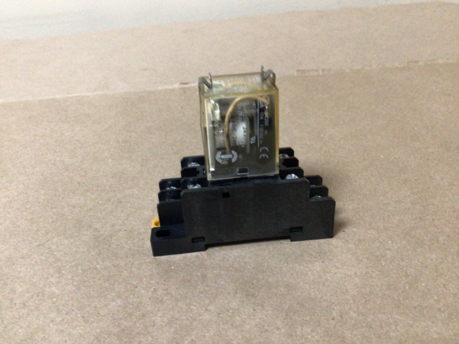 Omron MY2N Power Relay Max 15A 240V #246PT36FML