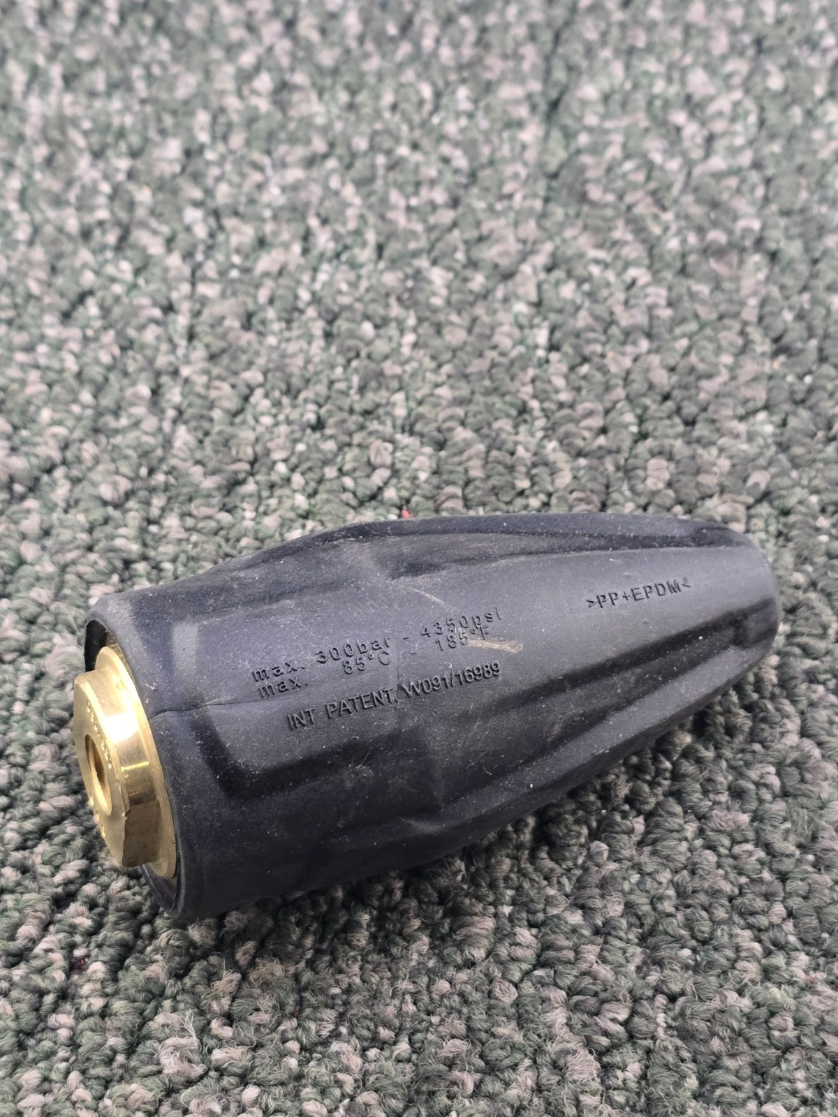25° Spray Angle Turbo Rotary Nozzle 4350 PSI, 85°C/185°F – 0.43″ Female Port
