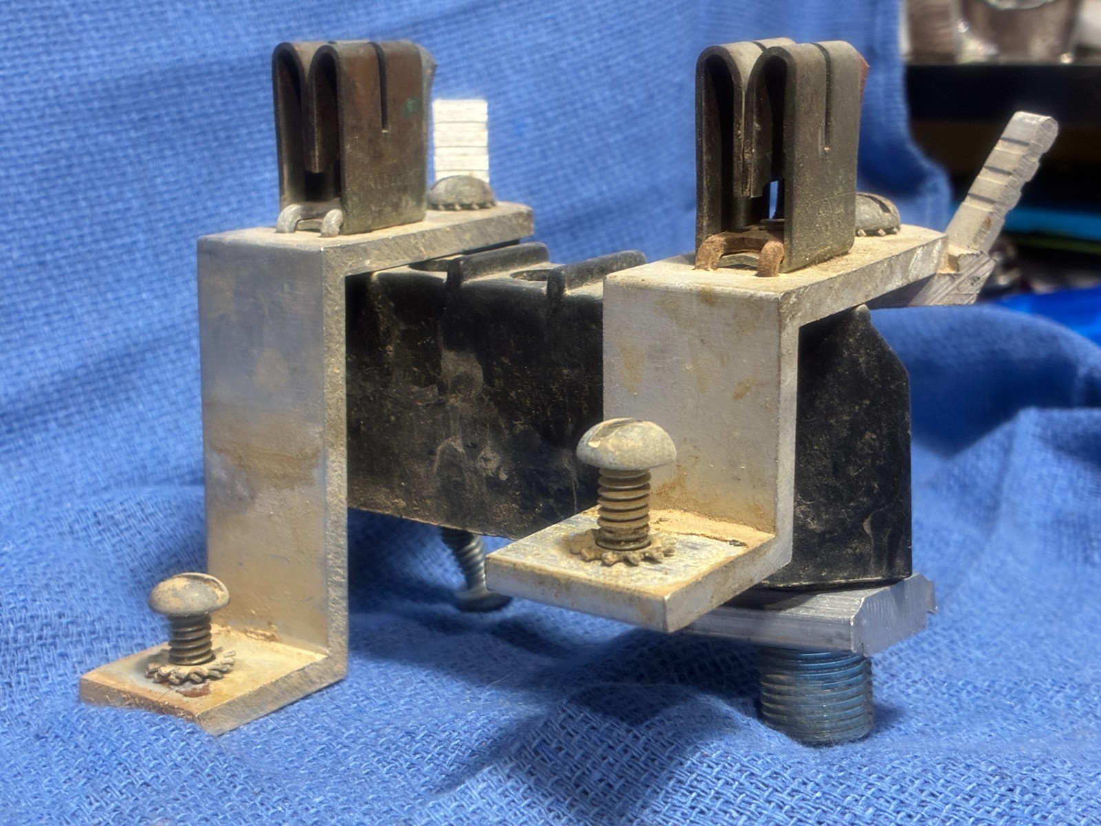 1970s VINTAGE 4 GANG APARTMENT MILBANK METER SOCKET REPAIR PART GUTS TOP SIDE