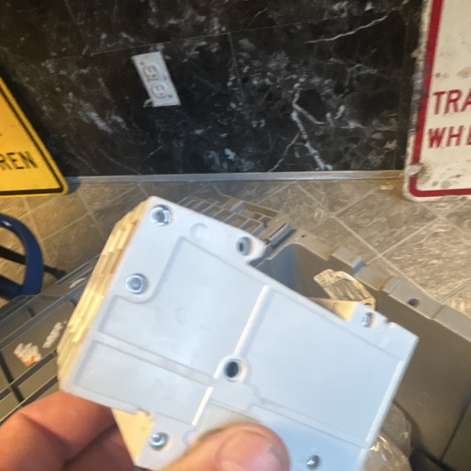 Siemens 3-Pole Type C 5A Miniature Circuit Breaker 451-500V AC