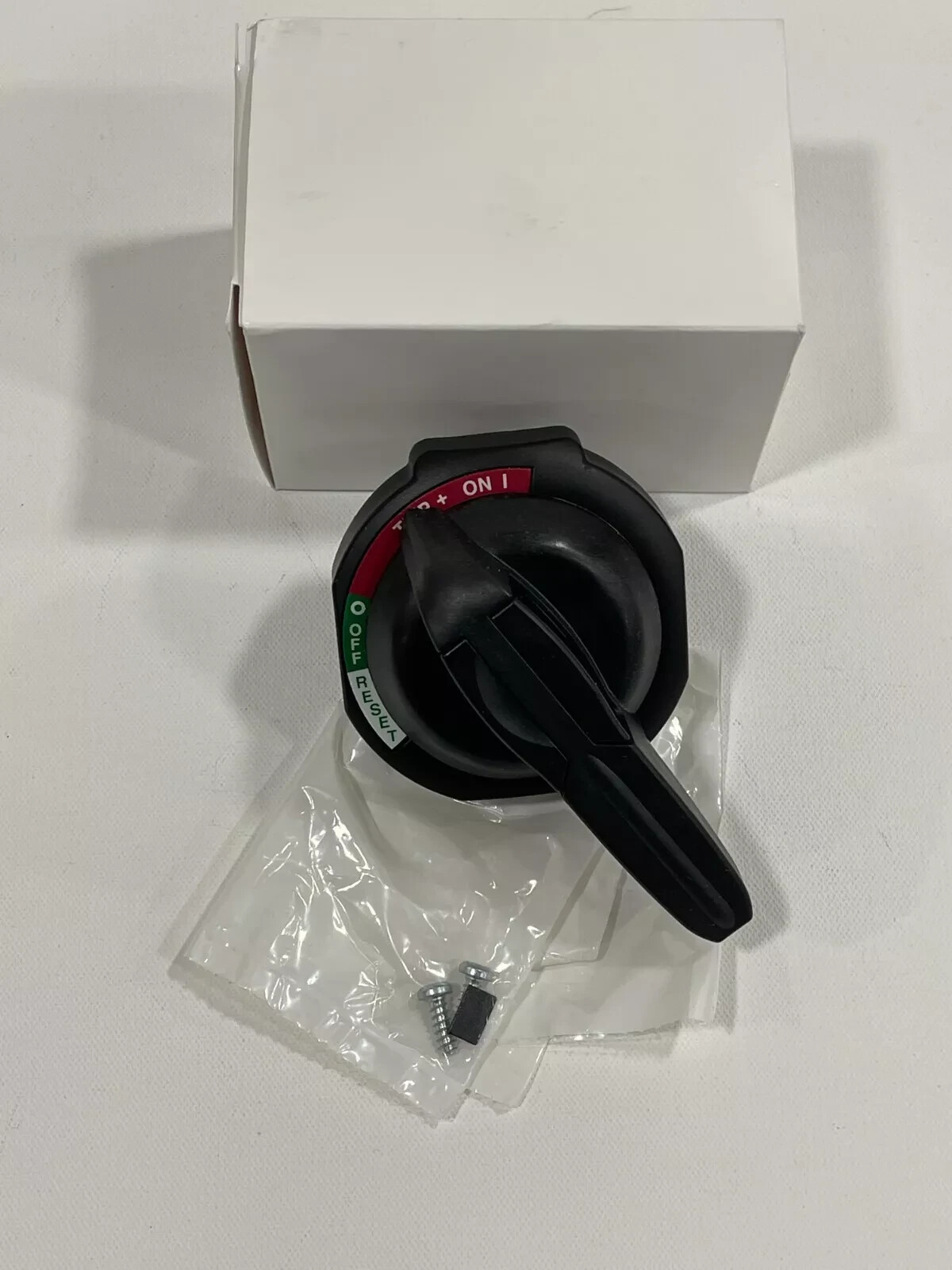 New! Allen Bradley 140U-PB Lockable Disconnect Handle with Trip Indicator