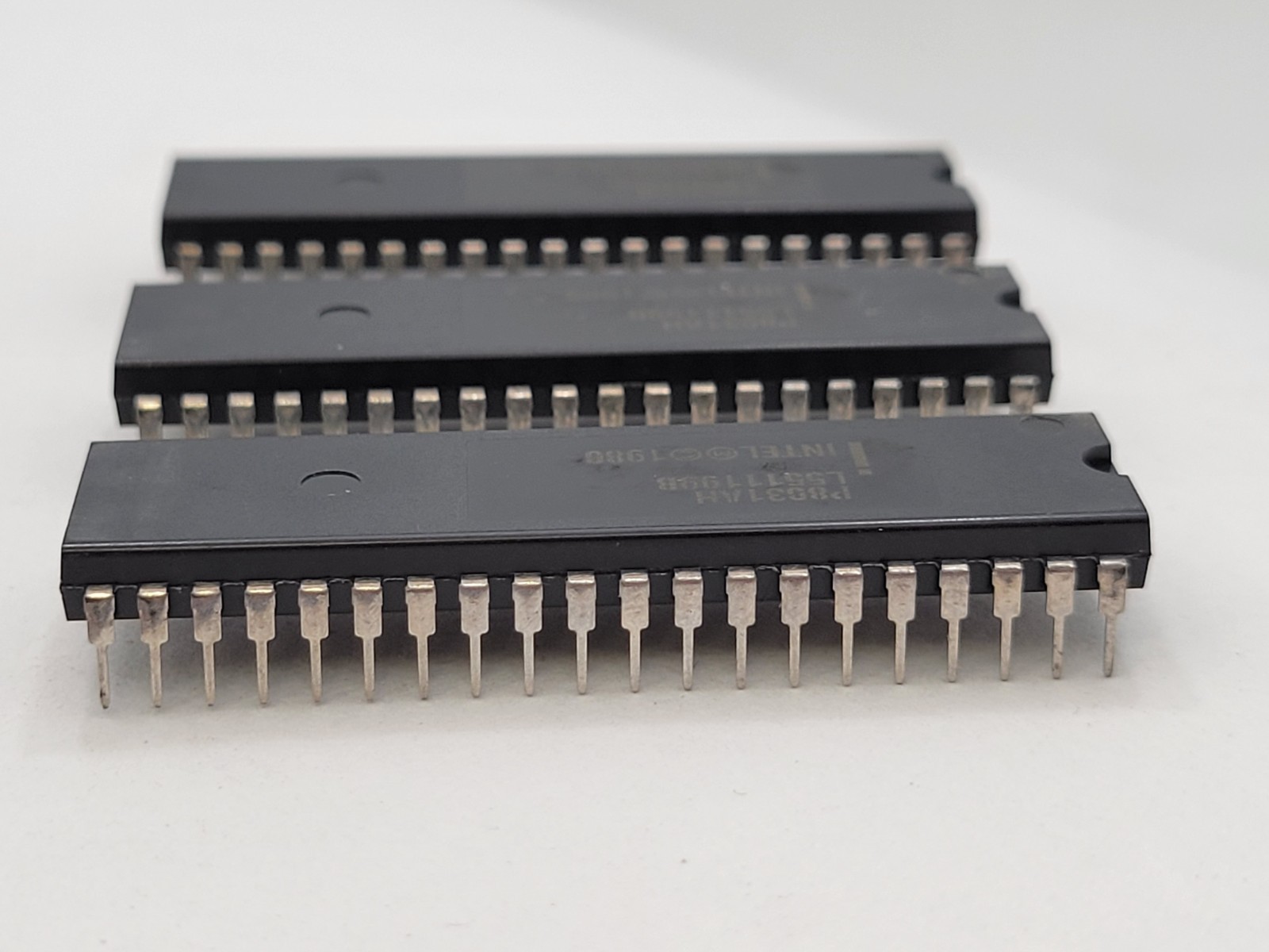 3PC Intel P8031AH Microcontroller 8-Bit 40-Pin 3.5 MHz to 12 MHz DIP40 Socket