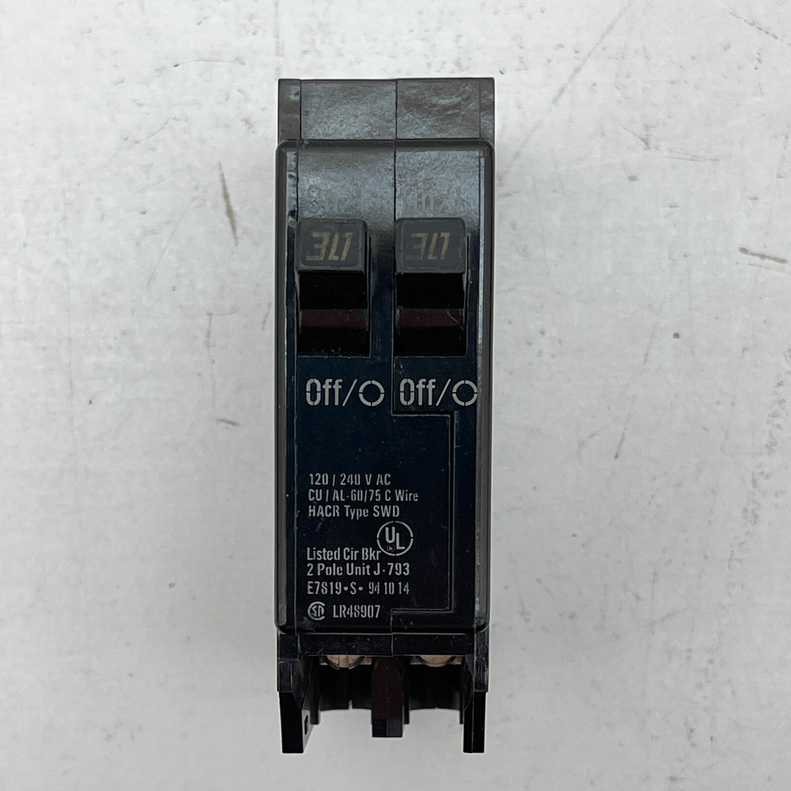 Thomas & Betts TBBD3030 (2) 30 Amp, 120/240 VAC 2 Pole Tandem Circuit Breaker