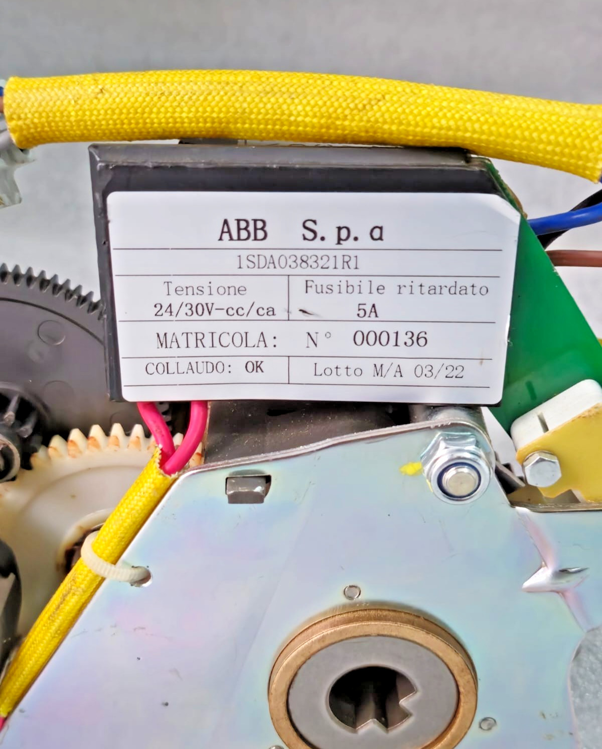 ABB SACE S.P.A 1SDA038321R1 24/30V GEARED MOTOR DEVICE FREE FAST SHIPPING FRDEX