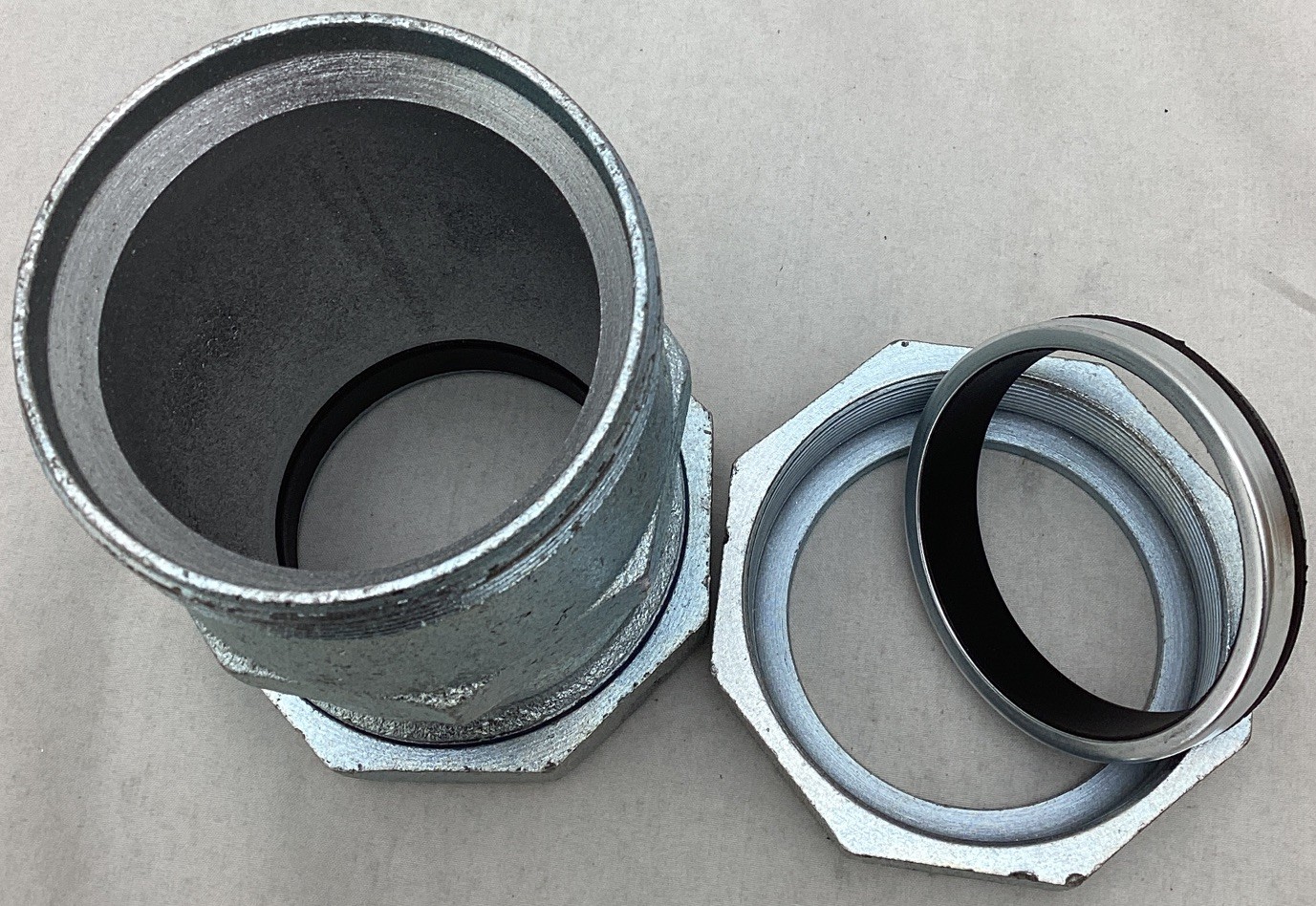 Smith-Blair 2” Galvanized Slip Joint Pipe Compression Coupling 525-00023800-003
