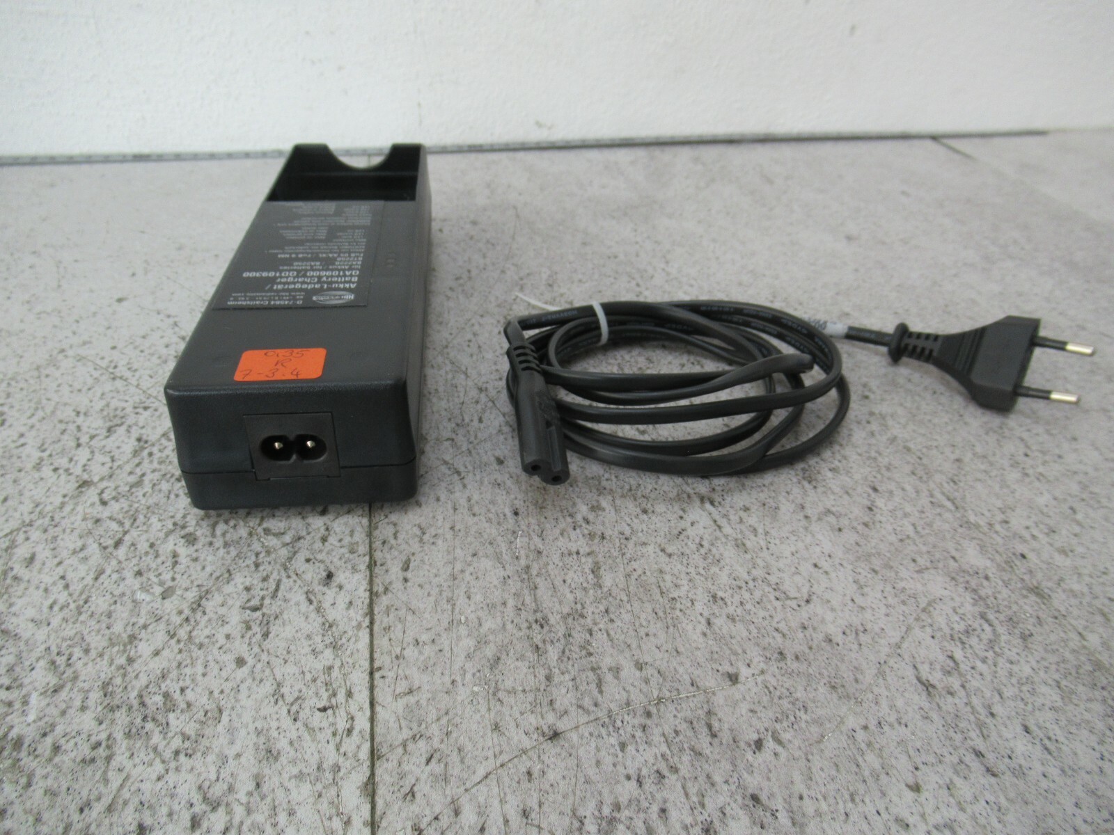 HBC Radiomatic QA109600 / QD109300 Battery Charger