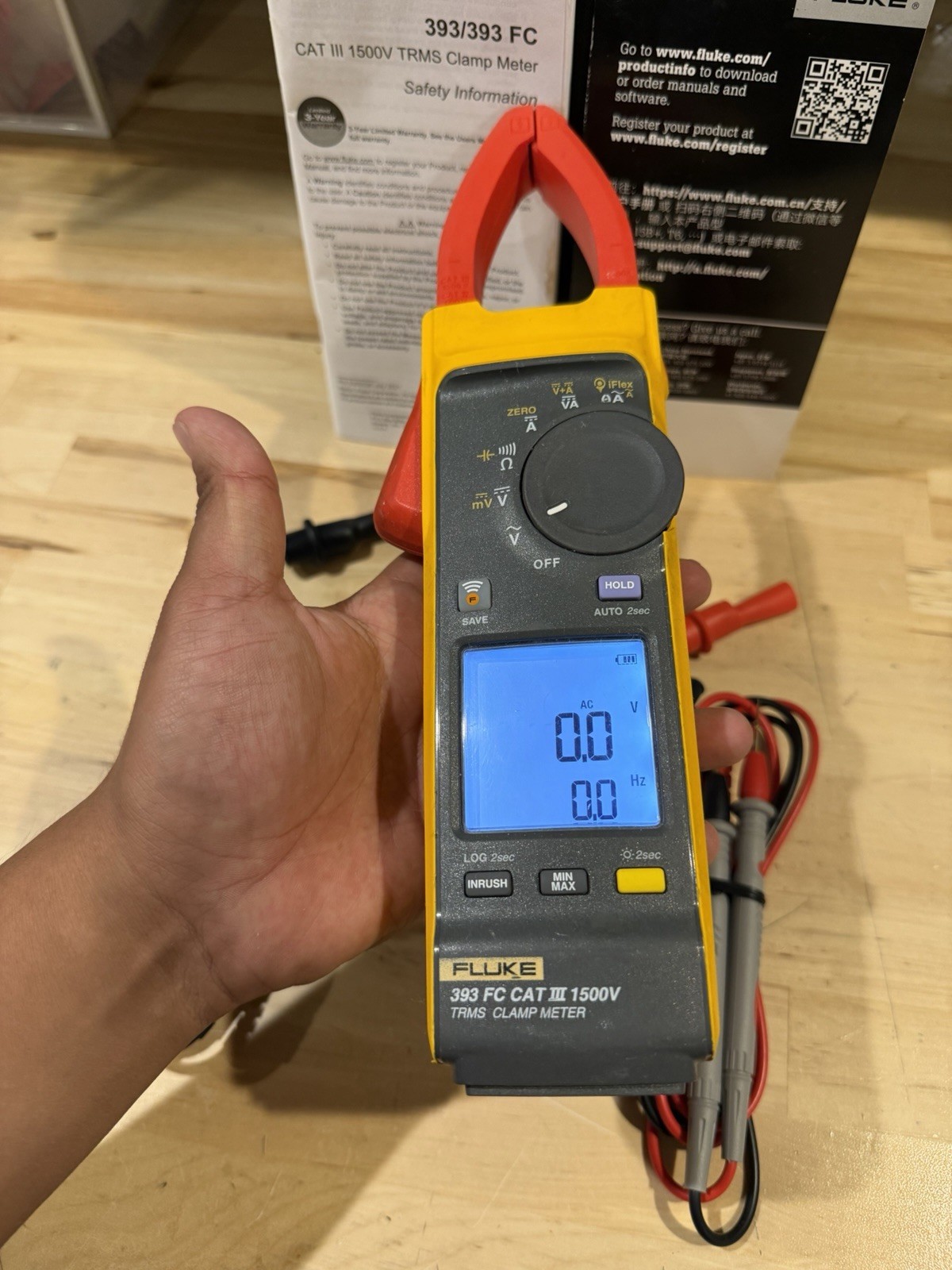FLUKE 393 FC CAT III 1500V TRMS CLAMP METER W/LEADS (TESTED)