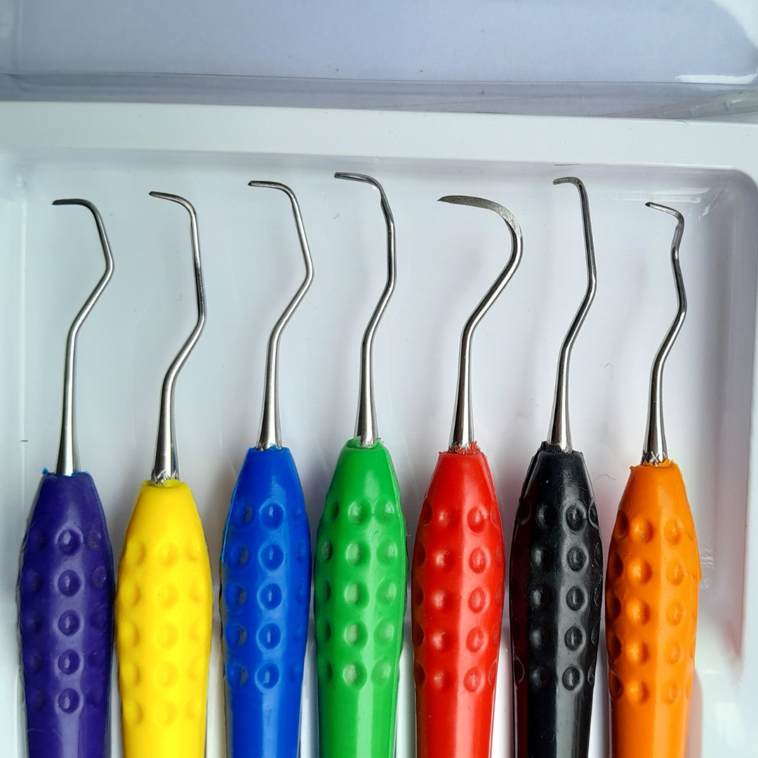 7PCS Gracey Curettes Set – Universal Dental Scalers with Silicone Handle