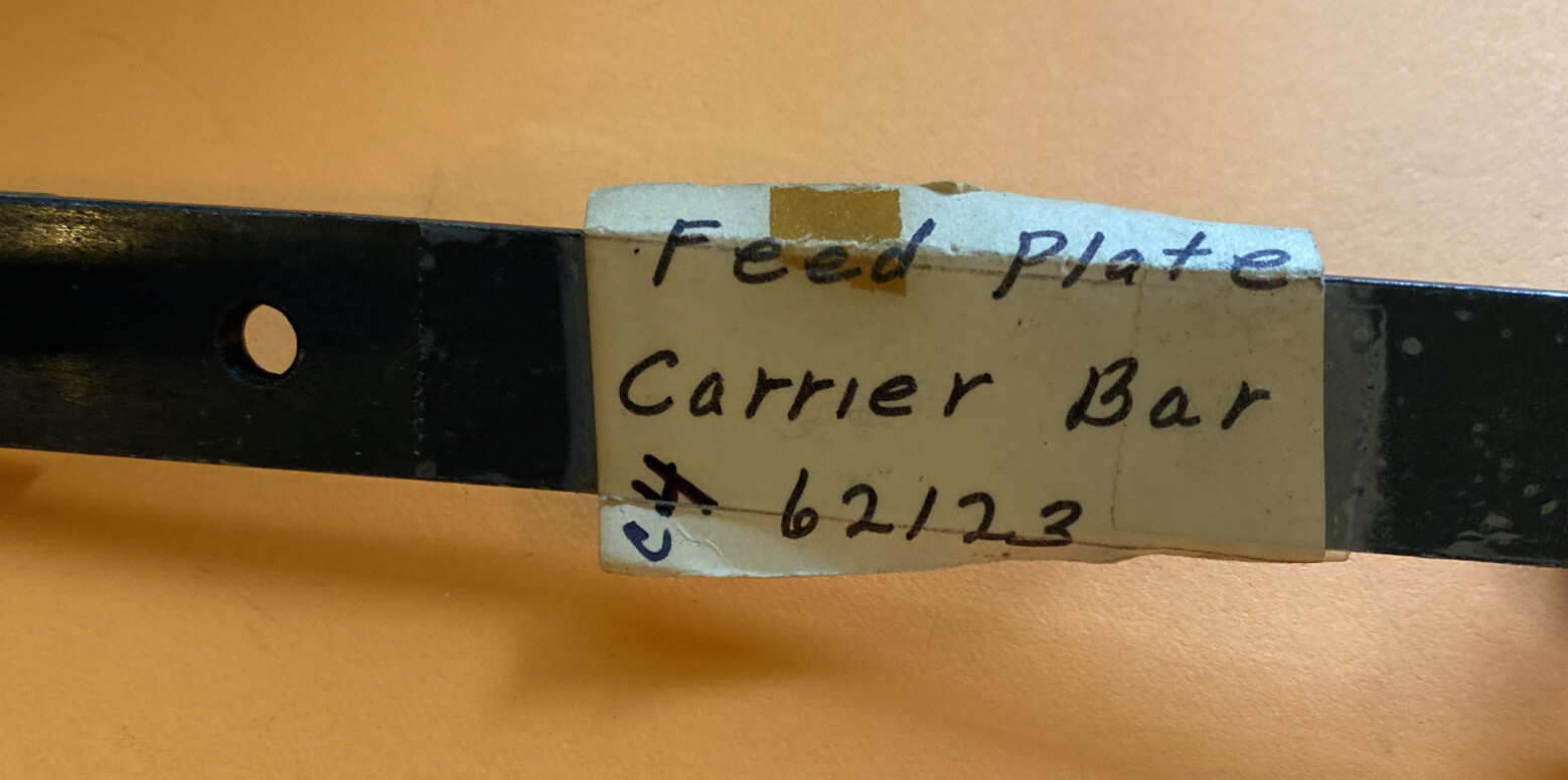 *USED* 62123-SINGER-FEED PLATE CARRIER BAR-FREE SHIPPING*