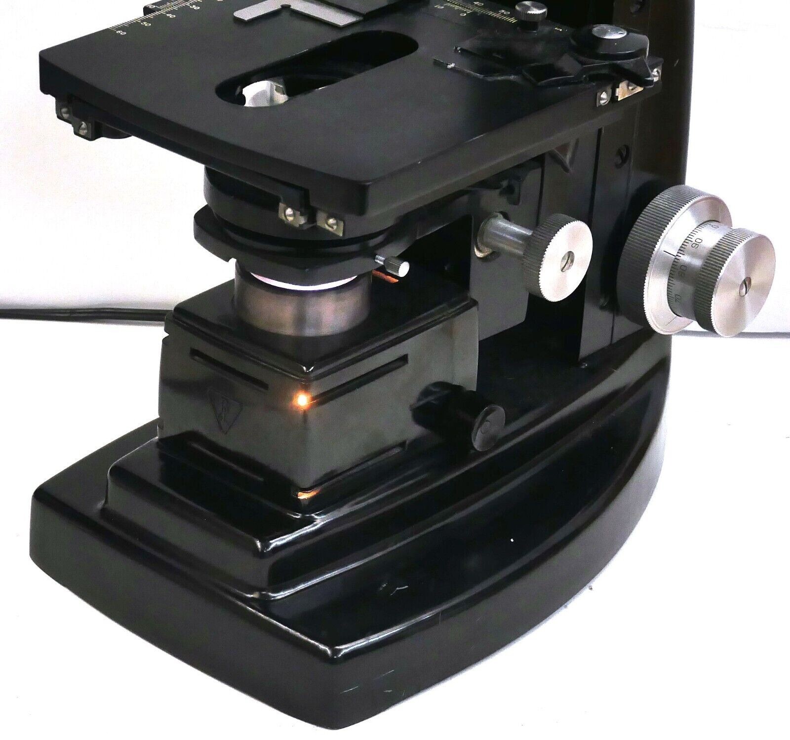 BAUSCH & LOMB STEREO MICROSCOPE WITH ILLUMINATOR IN WOODEN CASE 4X 10X 40X 100X