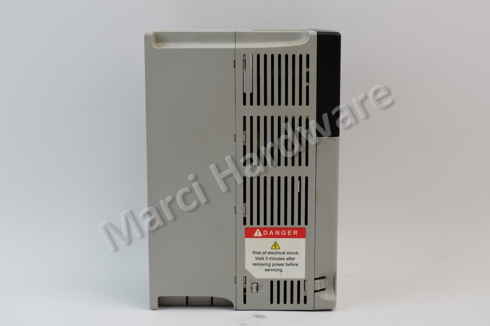 Allen Bradley 22C-D030N103 /A PowerFlex 400 480VAC 3-Phase 30A Fan & Pump Drive