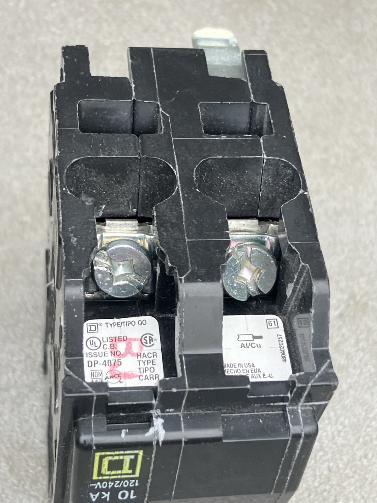 Square D QO215 15A Miniature Circuit Breaker 2-Pole QO 10kA Yellow D ~used