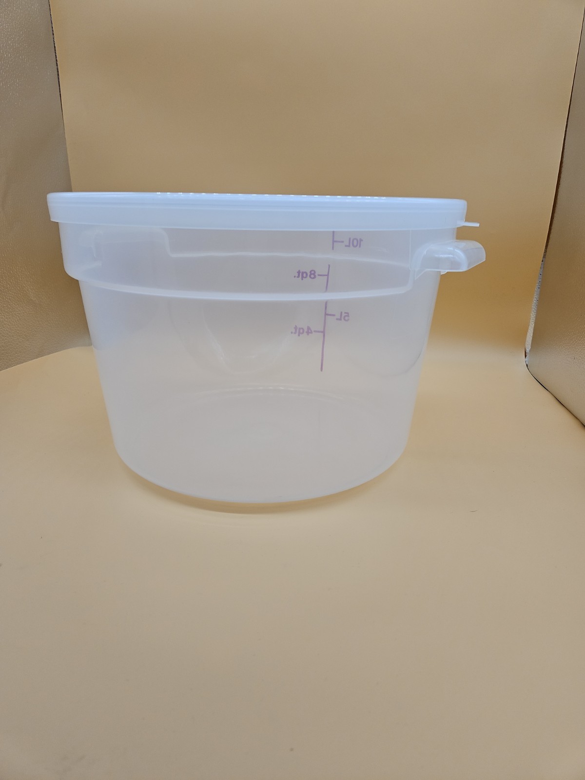 12 qt Cambro Round Food Storage Container Translucent Polypropylene NSF 8” Depth