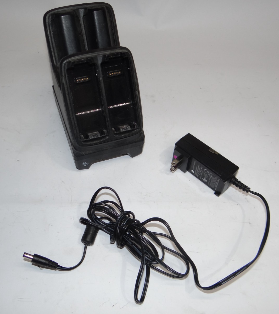 Zebra MC2200 MC2700 SAC-MC2X-4SCHG-01 4-Slot Battery Charger w/ Power Supply Kit