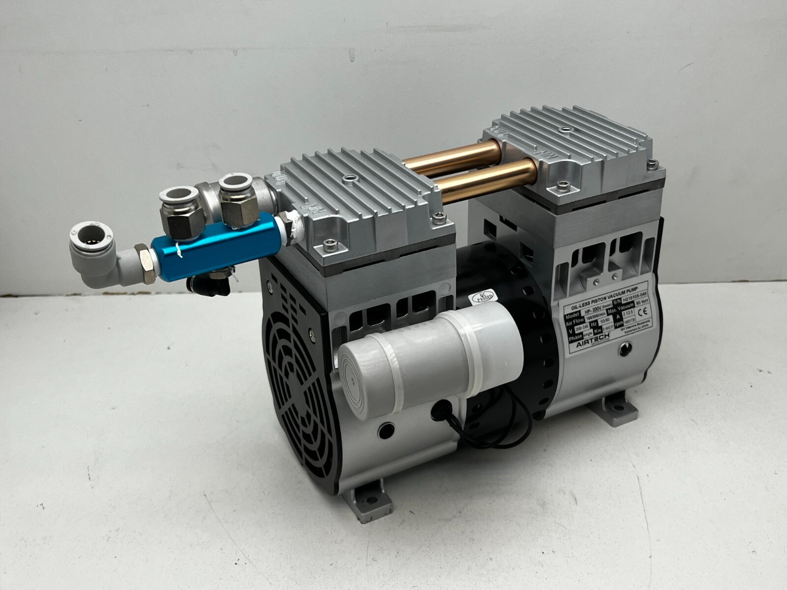 Airtech HP-200SV Oil-Less Vacuum Pump 200-240V 1Ph, 80torr