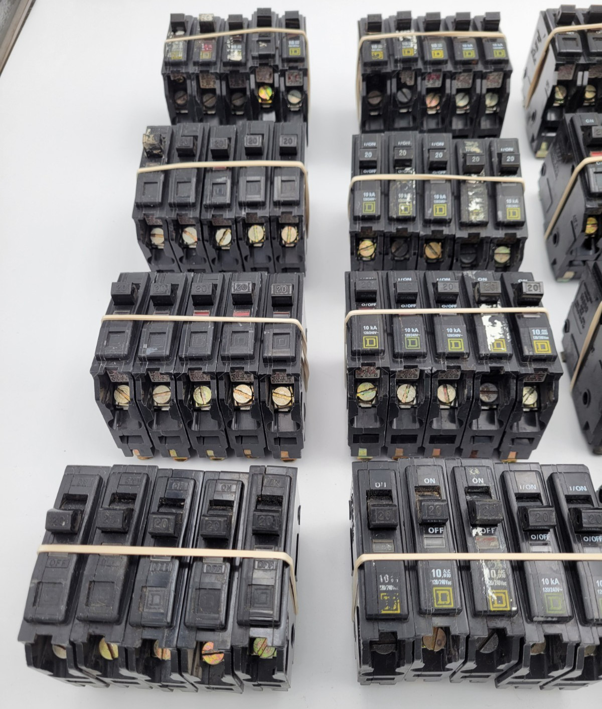 Square D QO120 20 Amp 1-Pole Plug-On 120 V AC Circuit Breaker (Lot of 5) USED