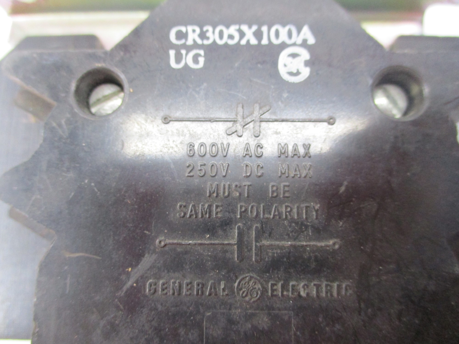 GENERAL ELECTRIC CR305X100A AUXILIARY CONTACT LOT OF 2 UNMP