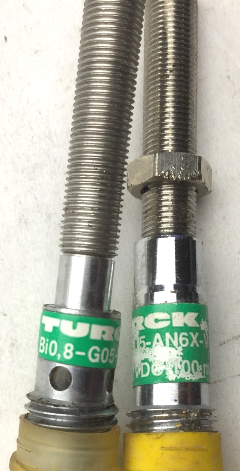 Lot of 2 Turck Bi0,8-G05-AN6X-V1331 Proximity Switch, NPN, 10-30VDC, 90 Degrees