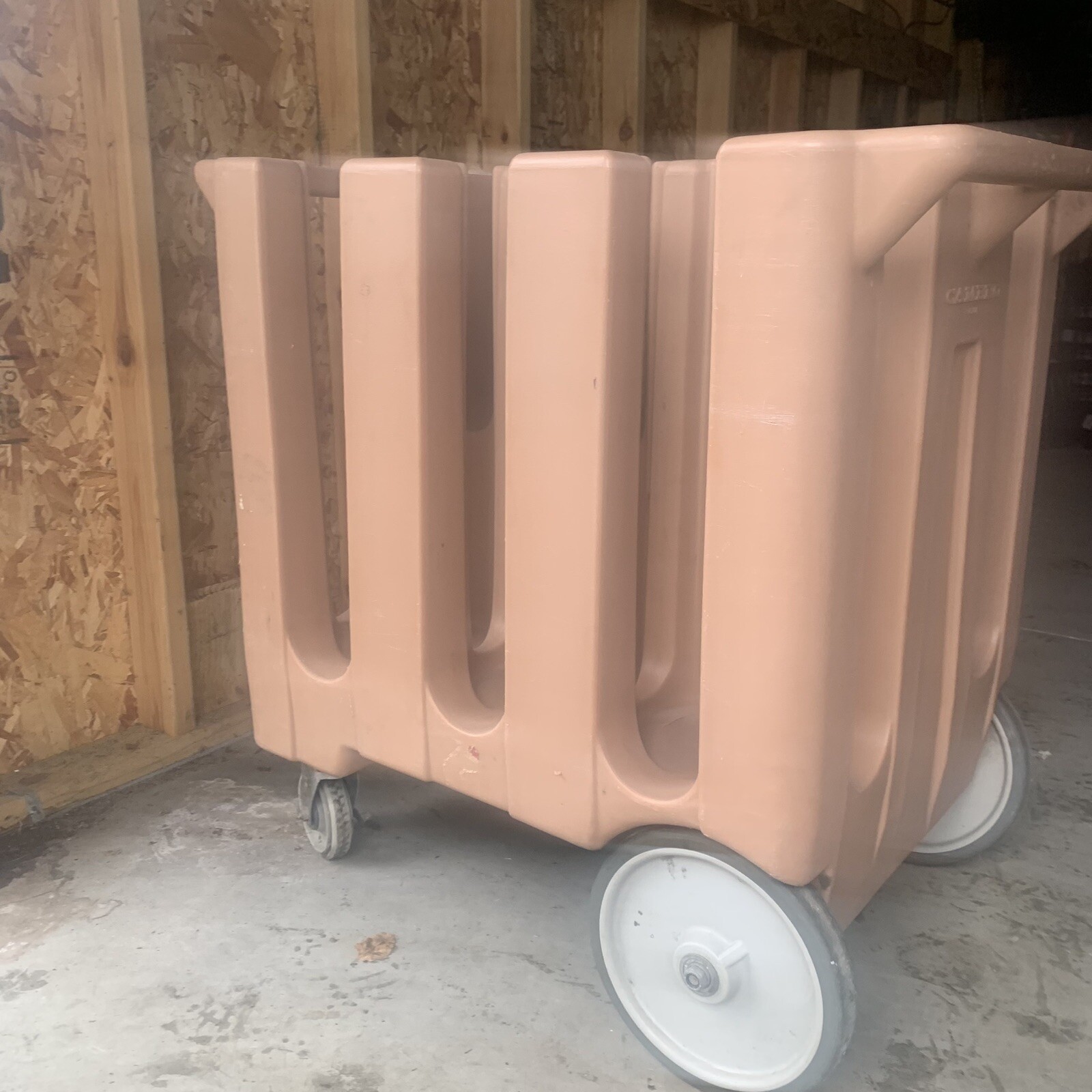 Cambro Plate Carrier Cart – Dish Caddy – Dishes Cart – Tan 6 Plate Holders